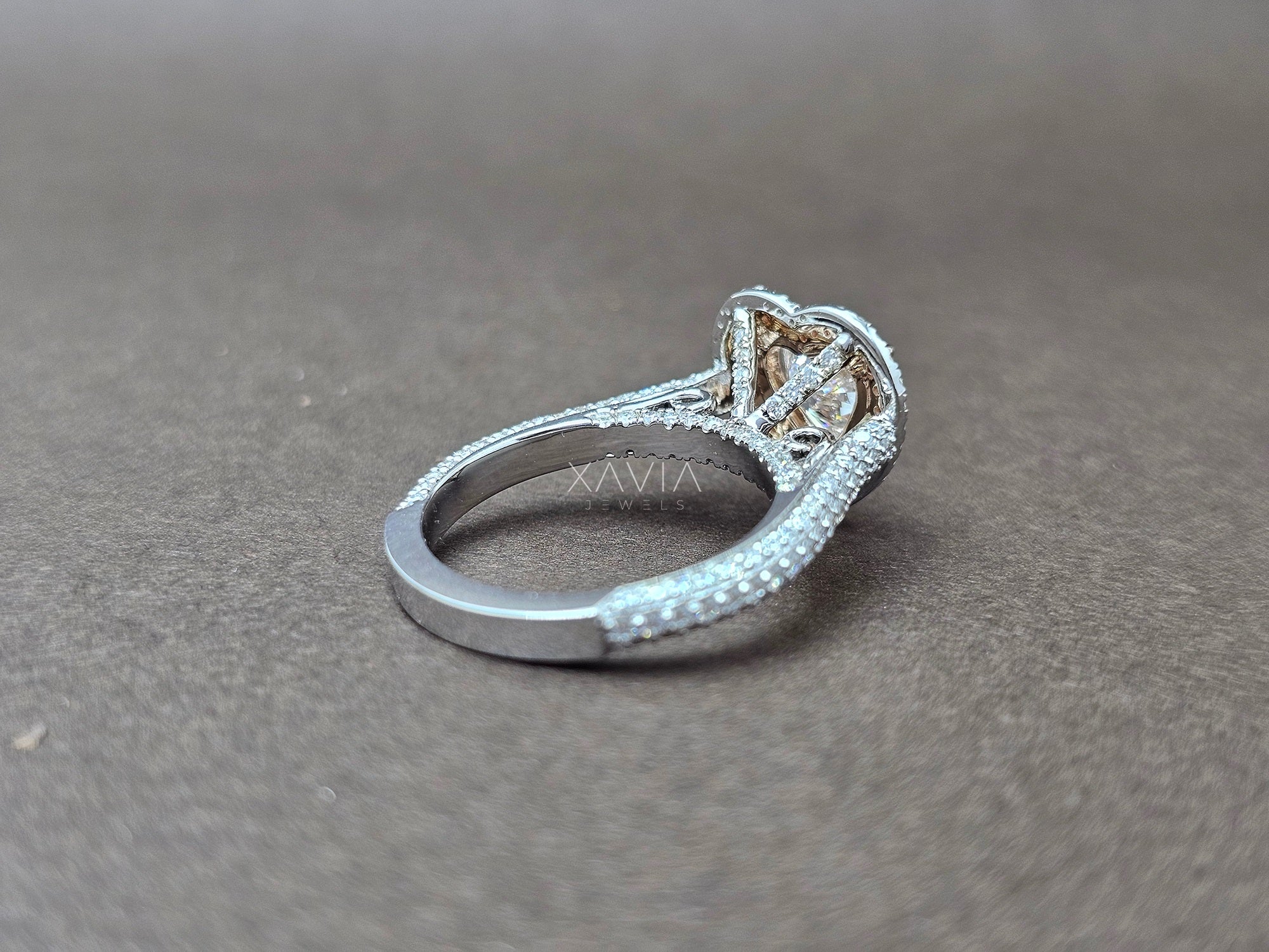 Silver ring with diamond on a gray background - Xavia Jewels