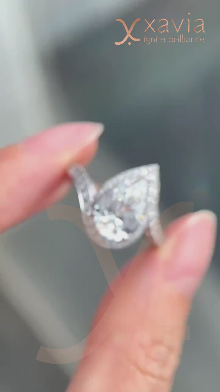 Virelia – Pear Cut Halo Diamond Ring
