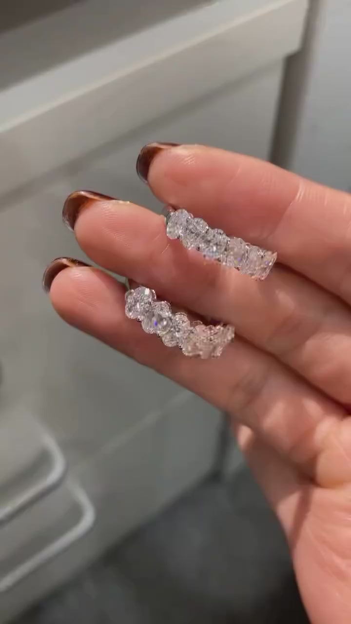 360° showcase of oval lab diamond half band in shared prong setting