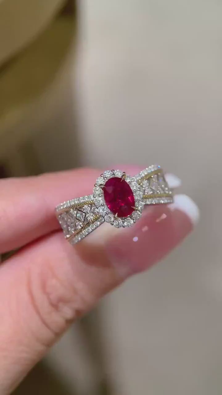Crimson Étoile Halo – Oval Red Gemstone Center Ring with Diamond Halo, Split Pavé Band and Vintage Lattice Gallery in Solid Gold