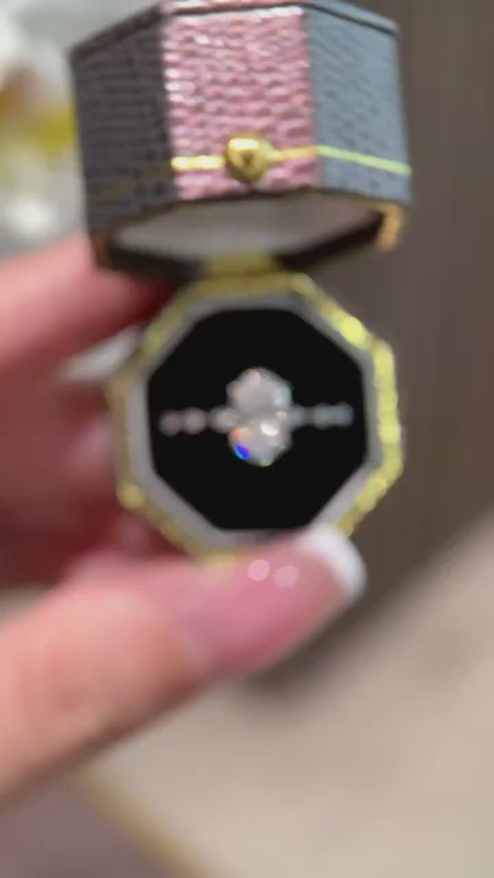 Elyndra – Oval Cut Lab Diamond Engagement Ring with Beaded Side Stones in Timeless Minimalist Setting