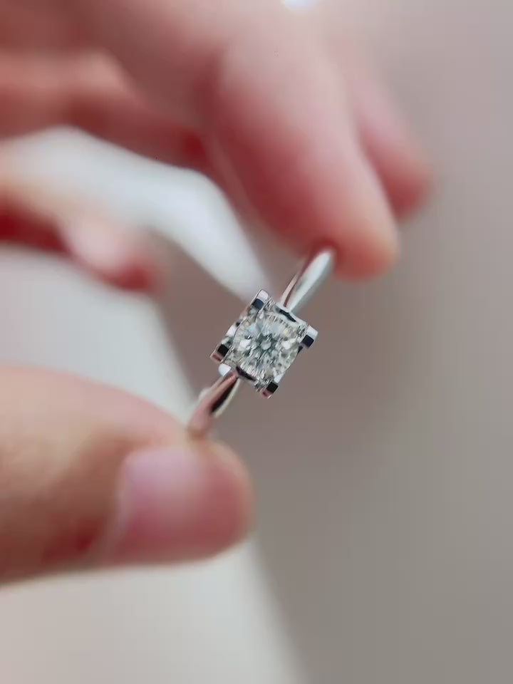 Aureline Twist Solitaire – Round Cut Lab Diamond Engagement Ring with Sculpted Split Shank White Gold