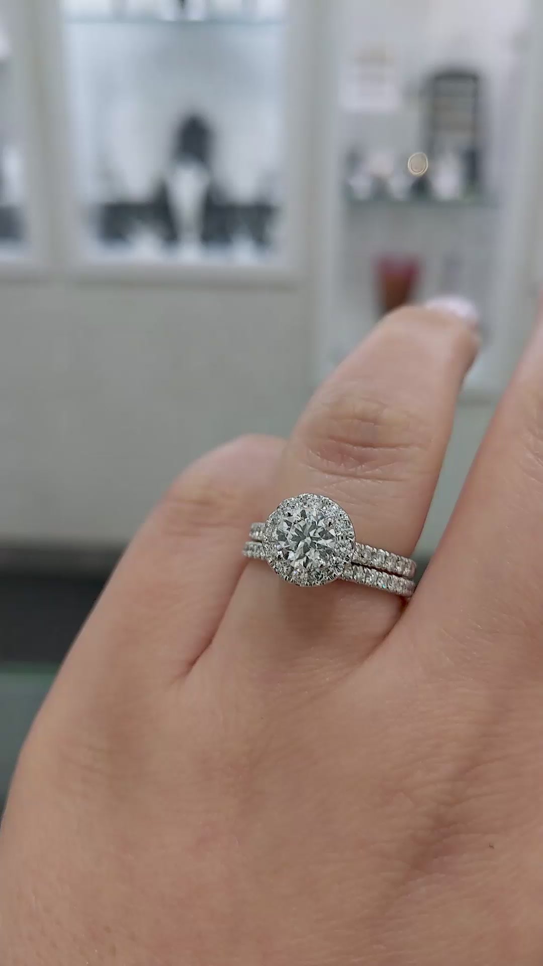 Selvera – Round Cut Halo Lab Diamond Ring